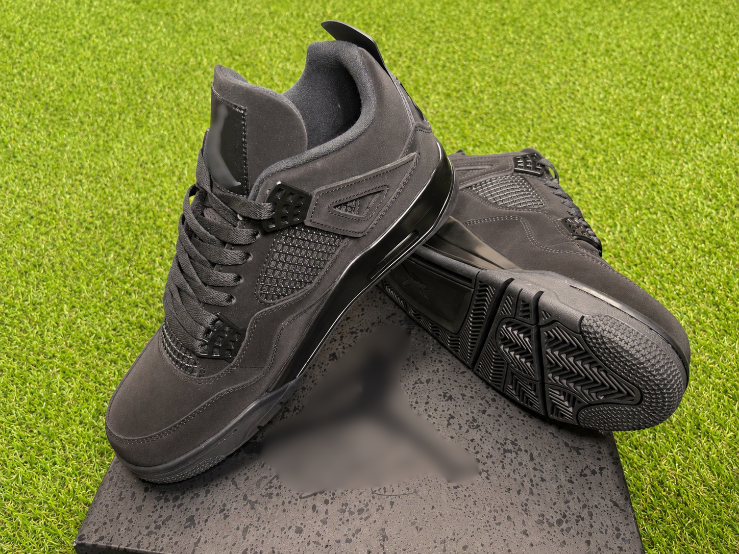 Blak kat 4’s