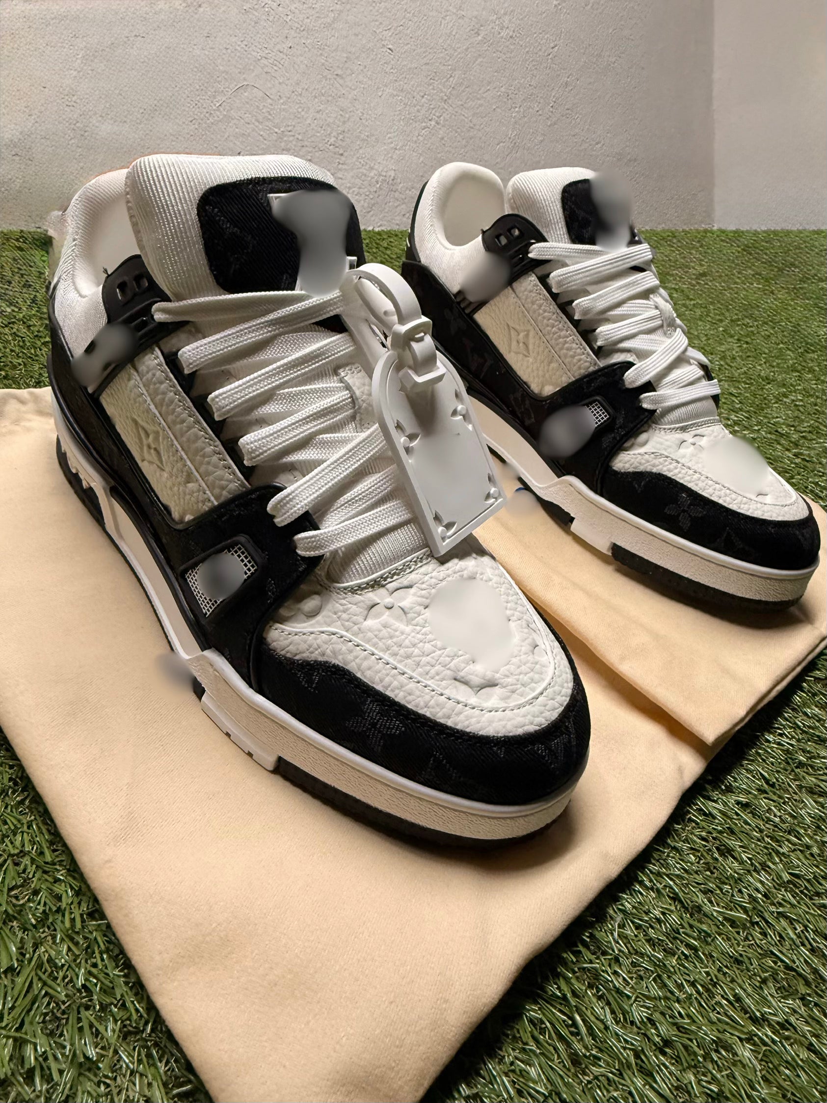 𝐋𝐨𝐮𝐞𝐯𝐚𝐧𝐭𝐞 𝐒𝐡𝐨𝐞𝐬